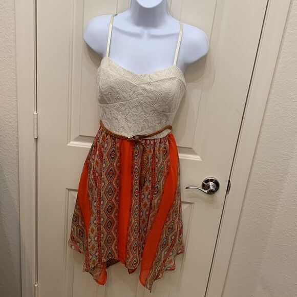 AUW XL Ivory Lace Bra Stretchy Top Spaghetti Strap Leather Belt Handkerchief Hem - Picture 4 of 11